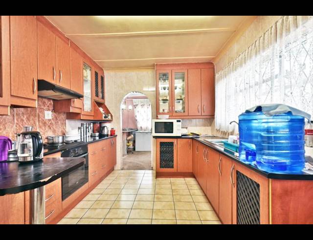 4 BEDROOM HOUSE FOR SALE IN GENERAL ALBERTSPARK